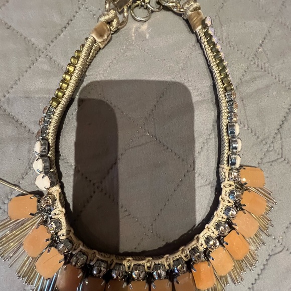 Costume necklace in a beautiful sand Color’s with a spike design. - Picture 2 of 2